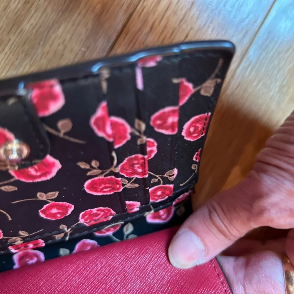 Kate Spade Red Wallet Chic and Functional NWOT - Picture 10 of 10